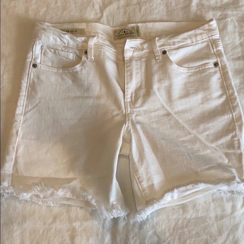 White denim Lucky Brand cutoff shorts
